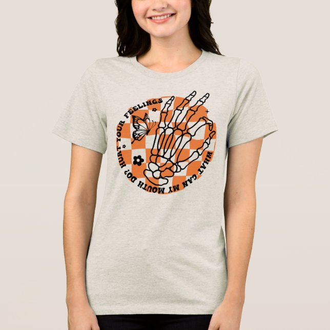 Camiseta Mãos de Esqueleto de Halloween Atitude Dito (Frente)