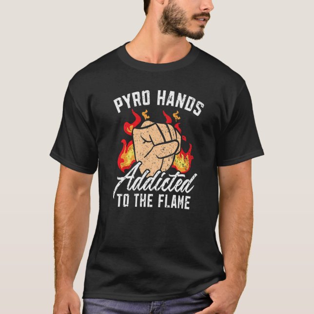 Camiseta Mãos De Pyro Viciadas Na Lâmpada De Fogo (Frente)