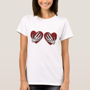 Camiseta Mãos esqueléticas nos corações do namorados