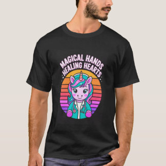 Camiseta Mãos Mágicas Curando Corações Enfermeira Unicórnio