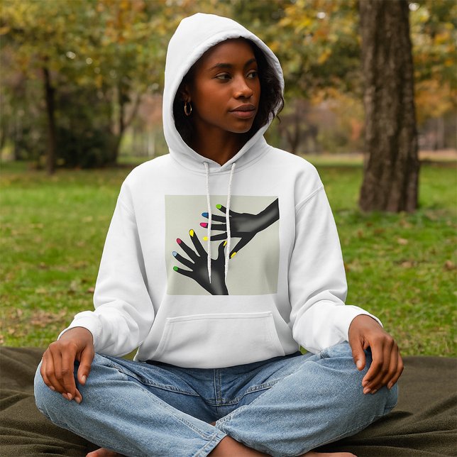 Camiseta Mãos Negras Com Unhas Pintadas (Criador carregado)