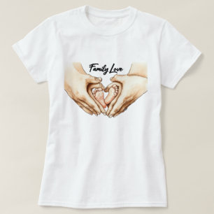 Camiseta Mãos segurando os pés do bebê