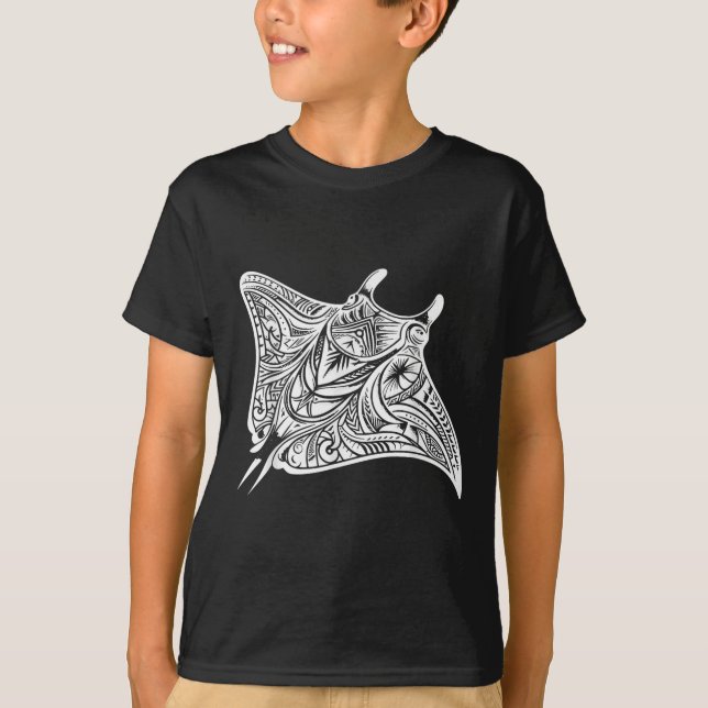 Camiseta Mar de Tatuagem Tribal Manta Ray Polynésia (Frente)