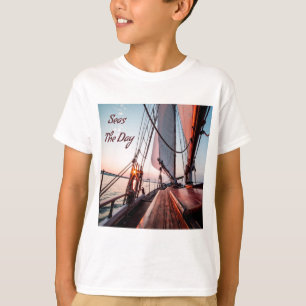 Camiseta Mar No Dia Da Navegação No Oceano Barco