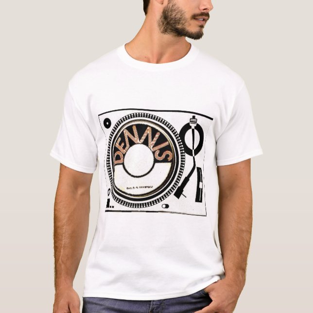 Camiseta Marca TST /DENNIS (Frente)