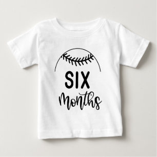 Camiseta Marco de Bebê de Beisebol de Seis Meses -