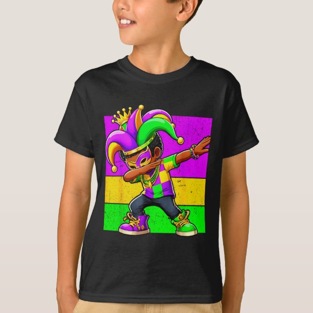 Camiseta Mardi Gras Funny Dabbing Black Boy Jester Hat Kid  (Frente)