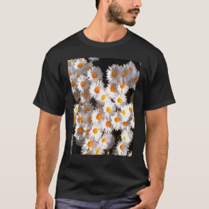 Camiseta Margaridas Brancas Brilhantes na Arte Floral Preta