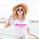 Camiseta Margs e Matrimony festa de solteira Bridesmaid<br><div class="desc">Prepare-se para a derradeira bachelorette bash com nossos Margs e Matrimony Bridesmaid T-Shirt - a perfeita mistura de estilo, conforto e celebração.Apresentando o icônico logotipo Margs e Matrimony com vidro margarita e uma fatia de limão, esta camiseta orgulhosamente declara seu papel no esquadrão nobrida e dá o tom para um...</div>
