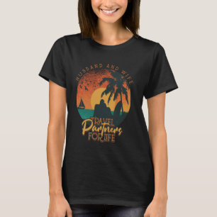 Camiseta Marido e Parceiros de Viagem de Esposa Vacat Casal