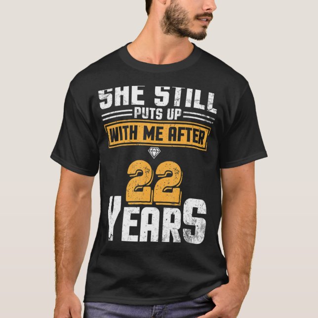 Camiseta Marido Ela Ainda Me Põe Depois De 22 Anos (Frente)