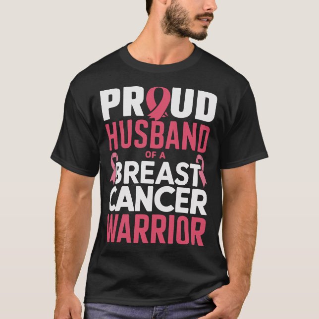 Camiseta Marido Orgulhoso de um Guerreiro do Cancer da Mama (Frente)