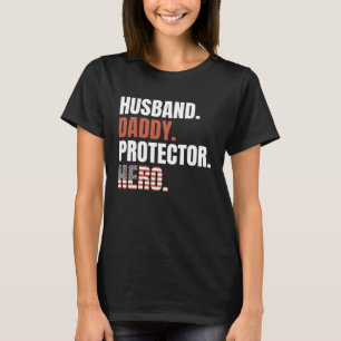 Camiseta Marido Papai Protetor Herói Orgulhoso Pai Bandeira