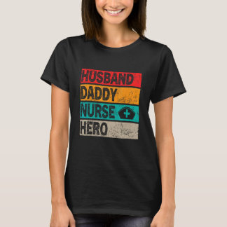 Camiseta Marido Retro Homem Enfermeiro Herói Dia dos Pais B