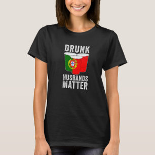 Camiseta Maridos Bêbados Importam Bandeira de Portugal  Beb