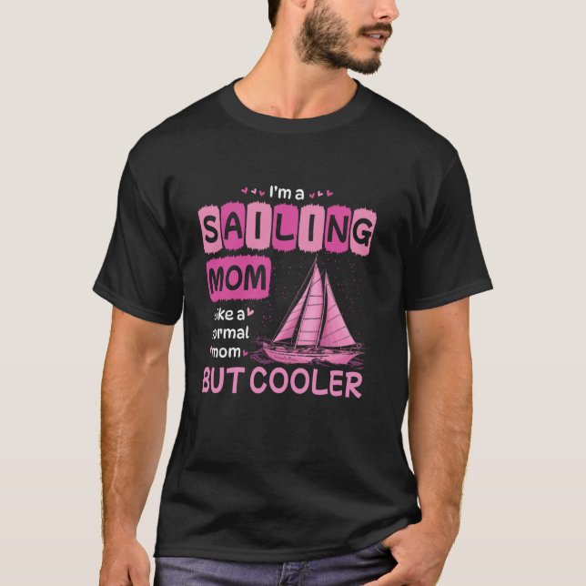 Camiseta Marinheiro 'm Uma Mãe Navegando Como Uma Mãe Norma (Frente)