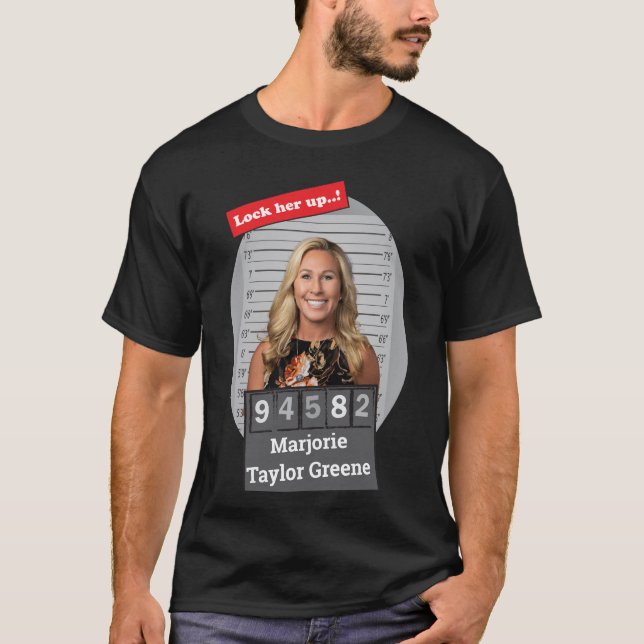 Camiseta Marjorie Taylor Greene 🤣 romance engraçado (Frente)