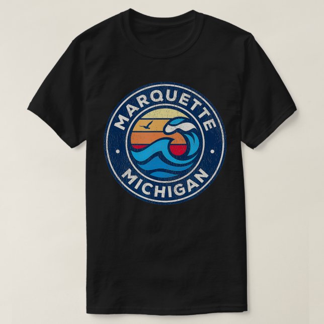 Camiseta Marquette Michigan MI Vintage Desenho de Ondas Náu (Frente do Design)