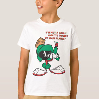 Camiseta Marvin com laser apontado para cima