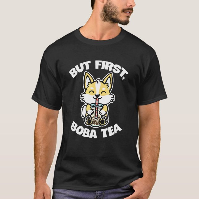 Camiseta Mas Primeiro Chá de Boba Fofa Bebendo (Frente)