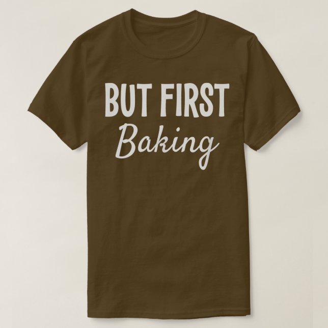 CAMISETA MAS PRIMEIRO PRESENTE ENGRAÇADO (Frente do Design)