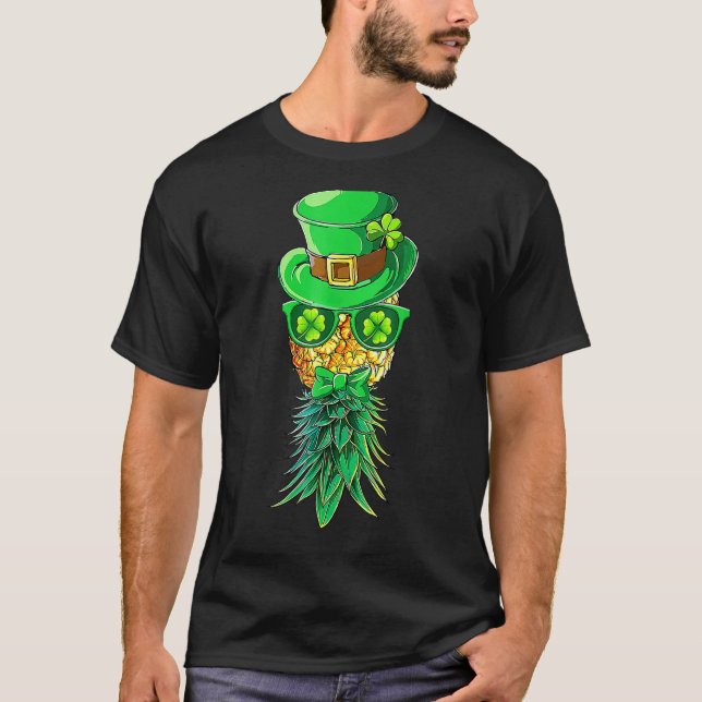 Camiseta Máscara Swinger para Baixo Rua de Abacaxi Patrick  (Frente)