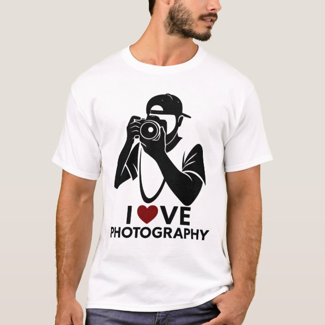 Camiseta masculina com design de coração vermelho  (Frente)