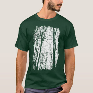 Camiseta masculina da floresta em árvore
