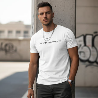 Camiseta masculina Deus é Luz. Nenhuma escuridão N