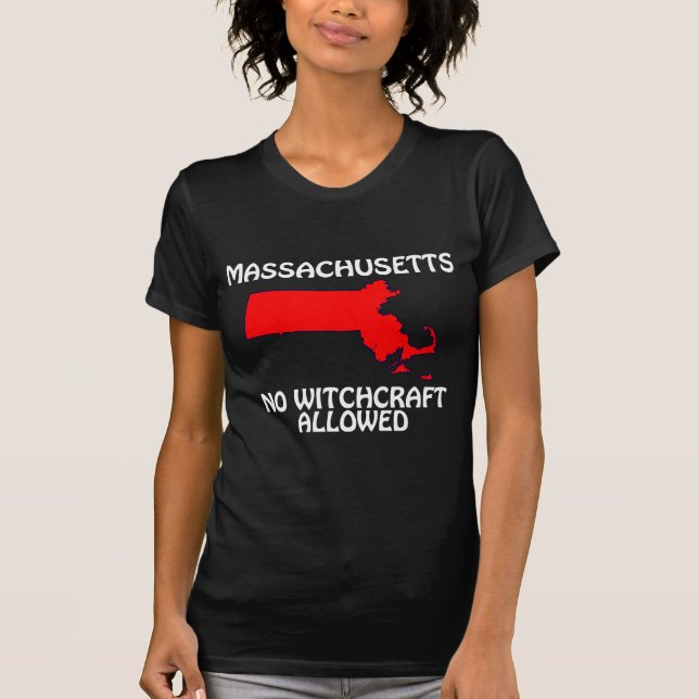 Camiseta Massachusetts - Nenhuma Bruxaria Permitida (Frente)