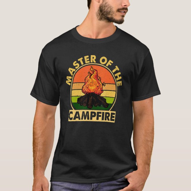 Camiseta Mater Of The Campfire  Camping (Frente)