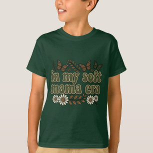 Camiseta Maternidade Boho Na Minha Era de Mãe Suave Fluxo V