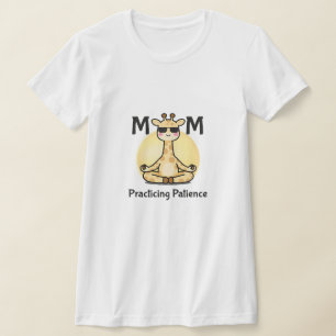 Camiseta Maternidade Consciente   Girafa Praticando a Paciê