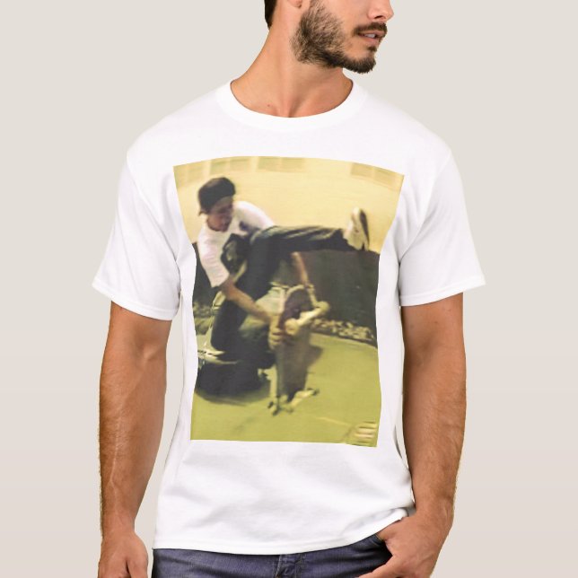 Camiseta Matt Hensley Clássico Me Engana Sem Skateboard (Frente)