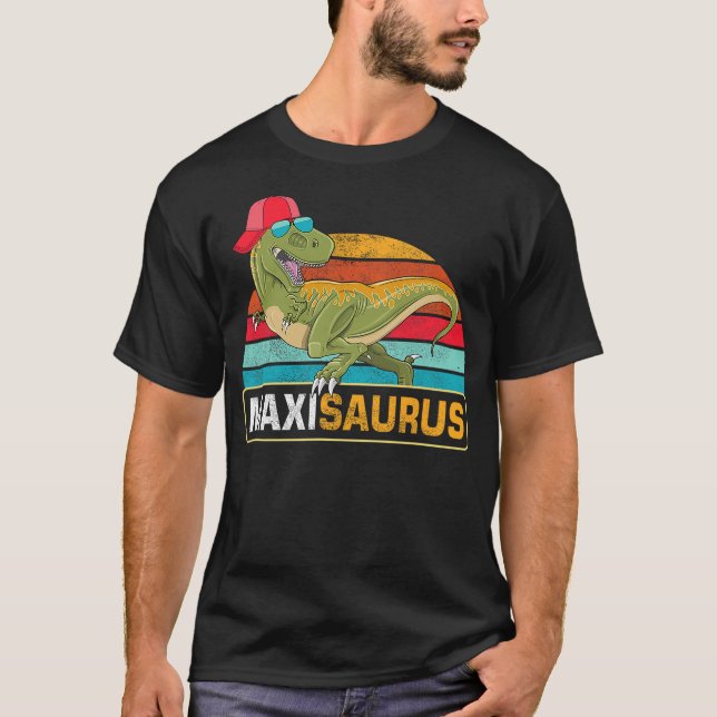 Camiseta Maxi Saurus Dinosaur Boy Maximilian Name Nickname  (Frente)