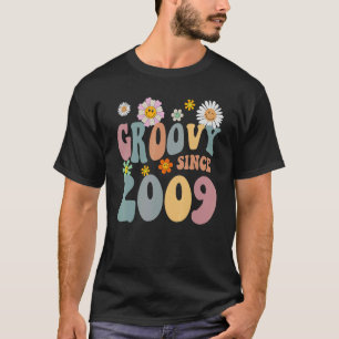 Camiseta Mb Groovy Desde 2009 Retro Hippie Flower 13 Birt