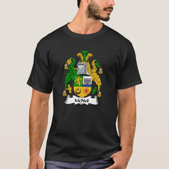 Camiseta McNeil Casaco of Arms McNeil Family Crest (Frente)