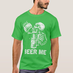 Camiseta Me Dê Cerveja Esqueleto Assustador Sinistro Bebend