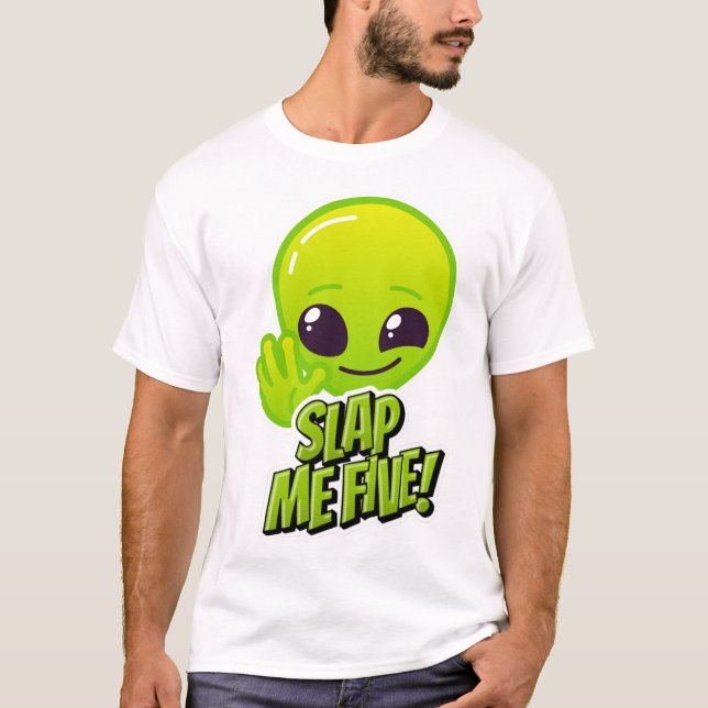 Camiseta ME DEIXE CINCO! Sorriso alegre de alienígena verde (Frente)