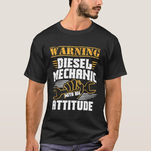 Camiseta Mecânico Diesel Com Atitude 1 (Frente)