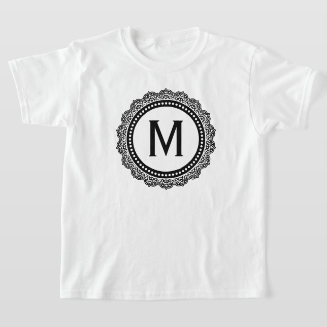 Camiseta Medalhão Preto-Branco Personalizado Inicial (Postura )