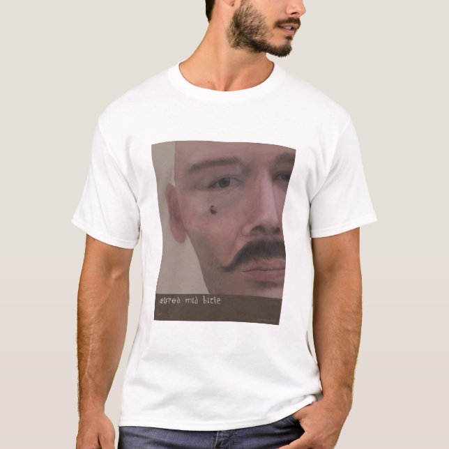 Camiseta MÉDIO AElfred bitle ("Alfred com um besouro") (Frente)