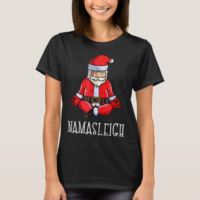 Camiseta Meditação de Papais noeis Yoga Christmas Namasleig (Frente)