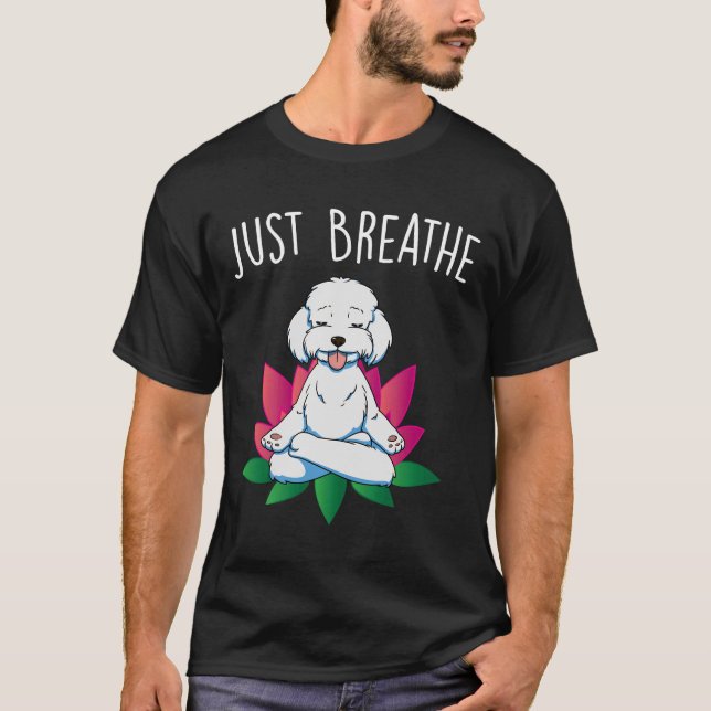 Camiseta Meditação de Poodle de Cães Yoga (Frente)