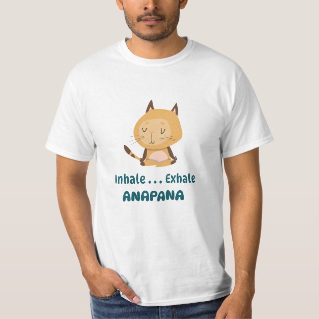 Camiseta Meditação por Inalação de Gato de Cartoon Anapana (Frente)
