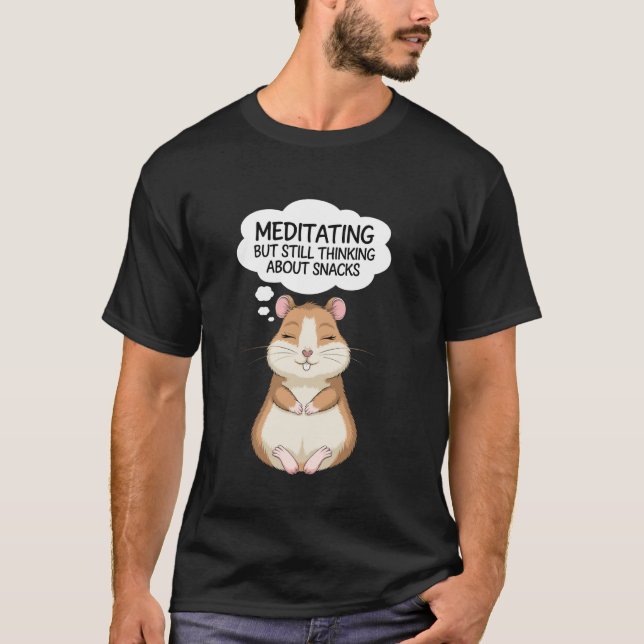 Camiseta Meditando Mas Ainda Pensando em Lanches (Frente)