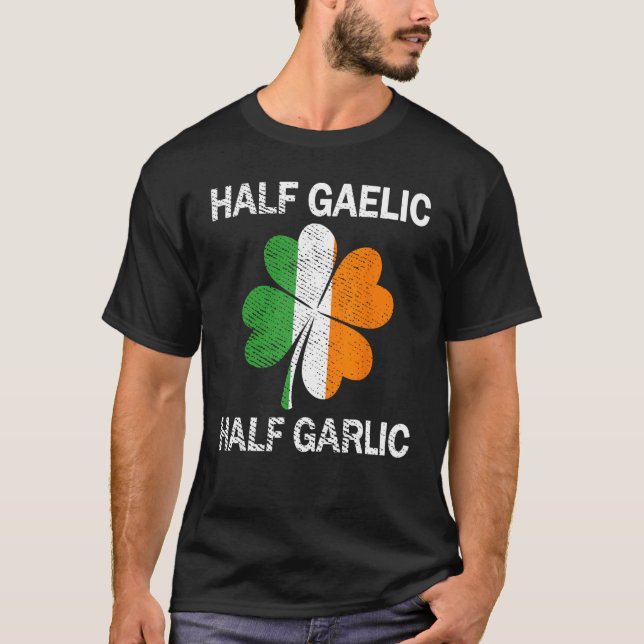 Camiseta Meia Rua de Alho Gaélico. Dia de Patrick (Frente)