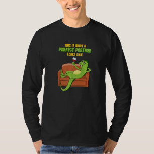 Camiseta Melhor Amiga Iguana Com Vinho Em Sofá