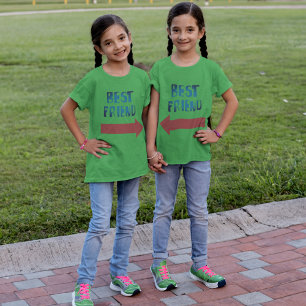 Camiseta Melhor amigo que aponta a seta vermelha