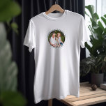 Camiseta Melhor Papá do Ano votado por Foto redonda<br><div class="desc">Camiseta Papá com sua foto favorita, enquadrada com seu próprio texto personalizado. A inscrição no momento diz "Voted best paper of the year ・ 20# by [names]" e você pode personalizá-lo conforme desejar. Se você tiver algum problema em fazer sua foto parecer excelente no círculo, eu recomendo recortá-la em um...</div>